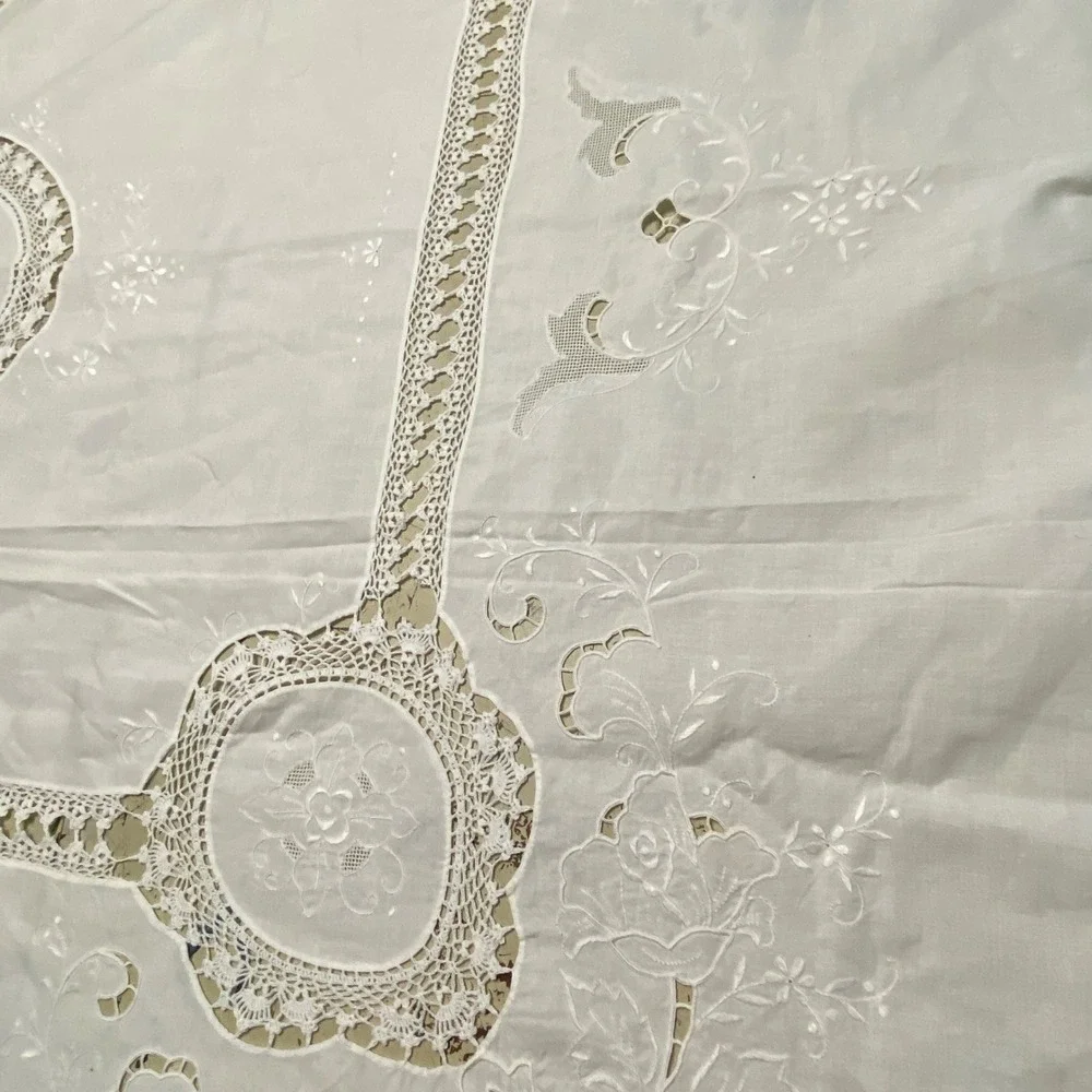 Vtg 80s Hand Made Beige Cotton Lace Embroidery Tablecloth Floral Cottagecore
